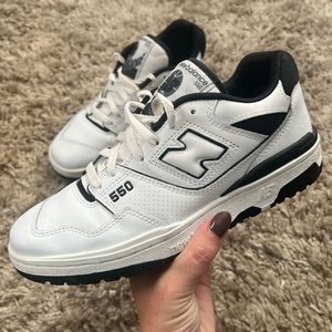 New Balance 550 men’s 7.5 women’s 9